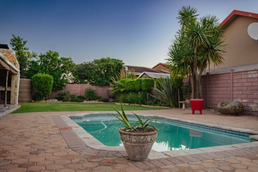 3 Bedroom Property for Sale in Bos En Dal Western Cape
